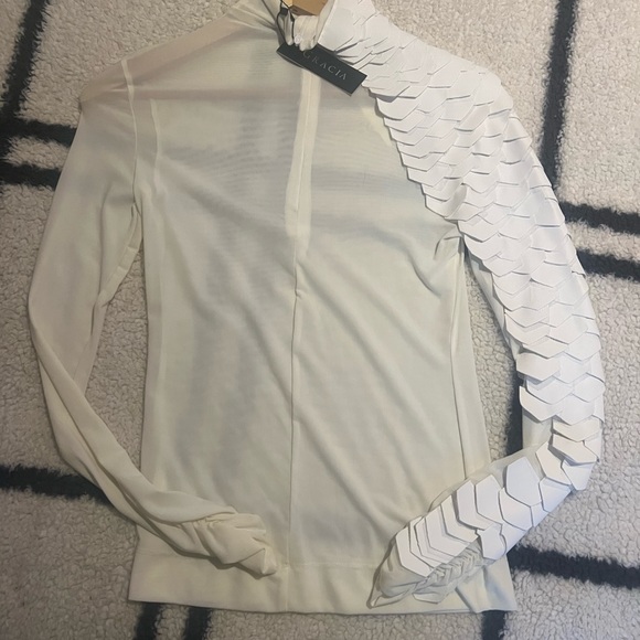 White blouse - Picture 1 of 8